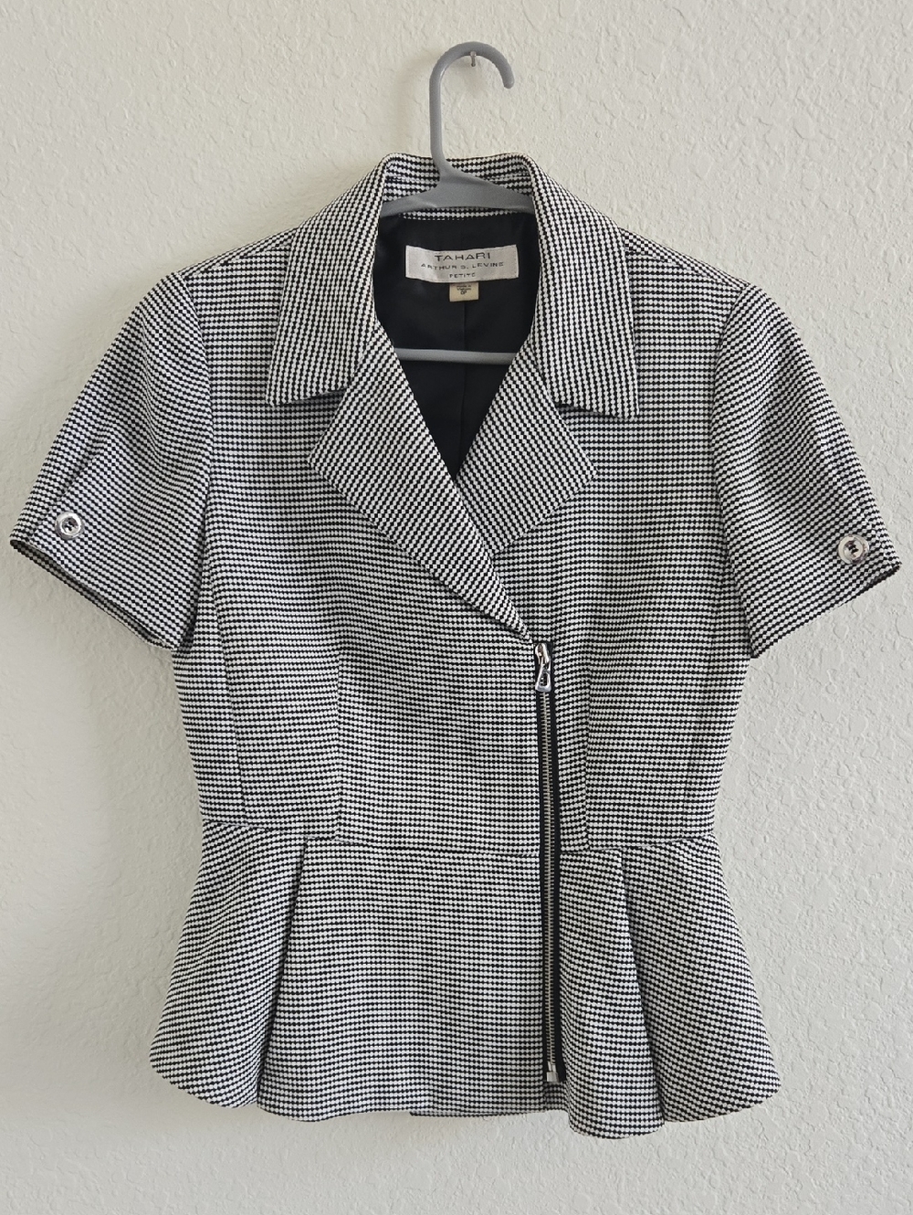 Tahari Black & White Houndstooth Peplum Zip Jacket Petite
